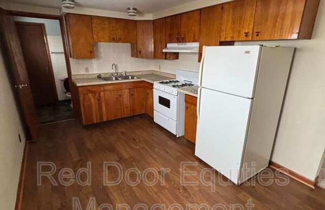 1401 W Mulberry St - 3 photos photos