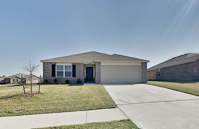 Very Nice 3 Bedroom 2 Bath Home in Yukon Schools photos photos