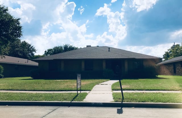 2108 W Princeton Dr - 2108 Princeton Drive, Ennis, TX 75119