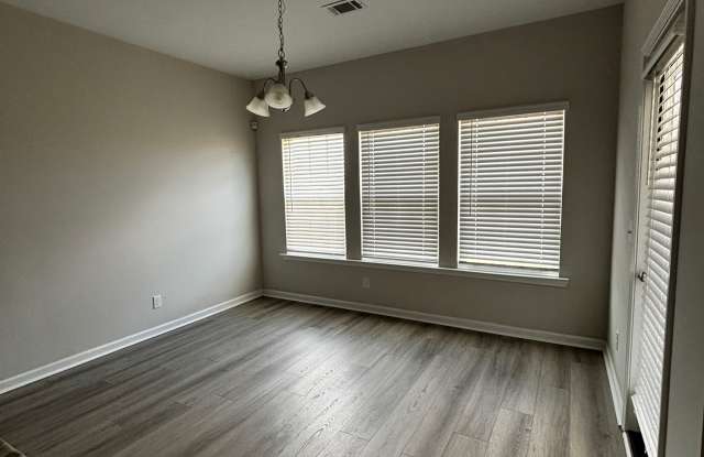 289 Deerfield Drive Northeast Gallery 4