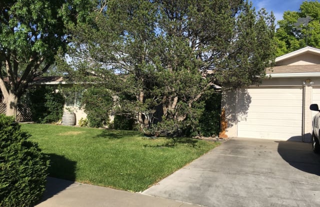 9716 Lona Lane NE - 9716 Lona Lane Northeast, Albuquerque, NM 87111