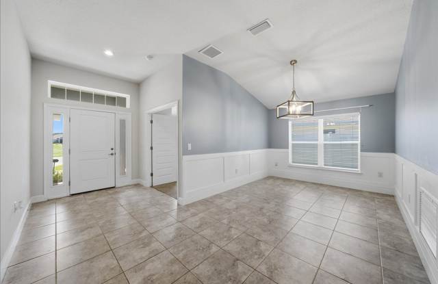 Spacious Cocoa Rental with Covered Lanai & Two-Car Garage near KSC and Port Gallery 3