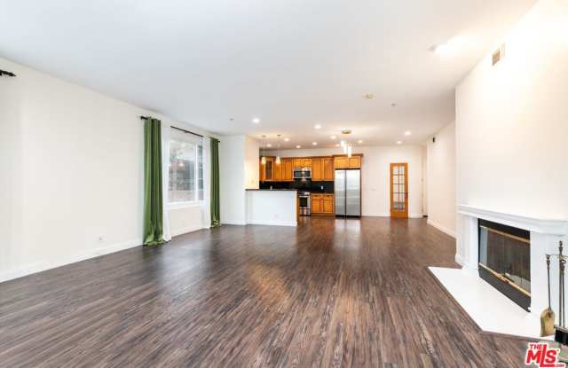 117 N Gale Dr Gallery 4