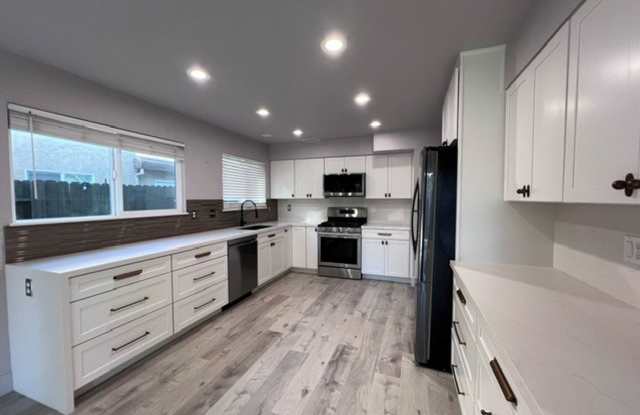 Beautiful Elk Grove home with updated kitchen and bathrooms. Close to schools and shopping. Gallery 3