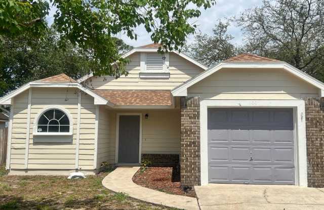 Super Cute 3 Bed / 2 Bath Home In Sanford - 160 Edgewater Circle, Sanford, FL 32773