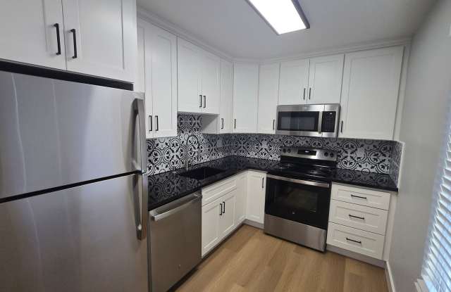 PARKWEST APARTMENTS Gallery 1