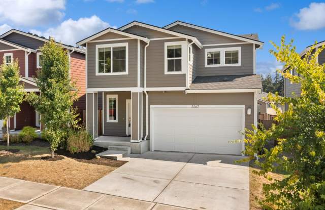 Newer 5 Bedroom Home off Loxie Eagans! Minutes to PSNS, Bases, Shopping  More. Available Now! photos photos