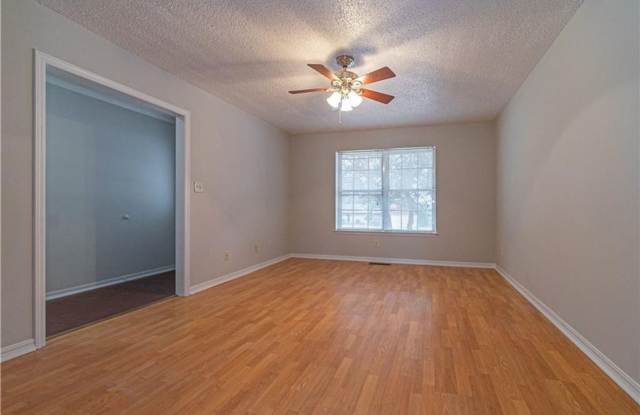 PRELEASING - July 2027 - Spacious Home With Two Living Areas! Pet negotiable! Gallery 4