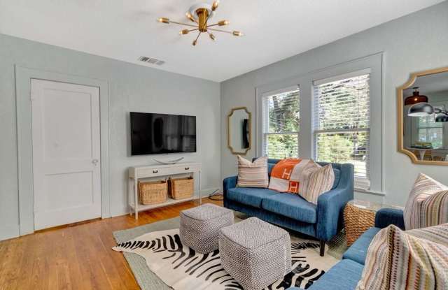 Newly Renovated Spacious Garage Apartment photos photos