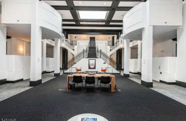 15 Glenridge Ave Gallery 2
