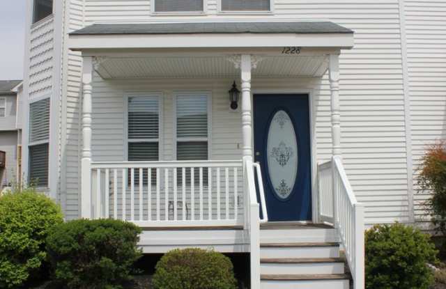 Two Master Suite Townhouse in Beacon Hill photos photos