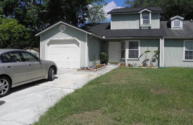 8346 Newgate Circle West - 8346 W Newgate Cir, Jacksonville, FL 32244