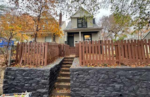 3228 Thompson Ave - 3228 Thompson Avenue, Kansas City, MO 64124