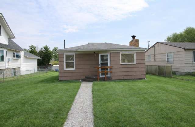 1924 E. Courtland Ave. Spokane, WA 99207 - NuKey Realty  Property Management LLC - 1924 East Courtland Avenue, Spokane, WA 99207