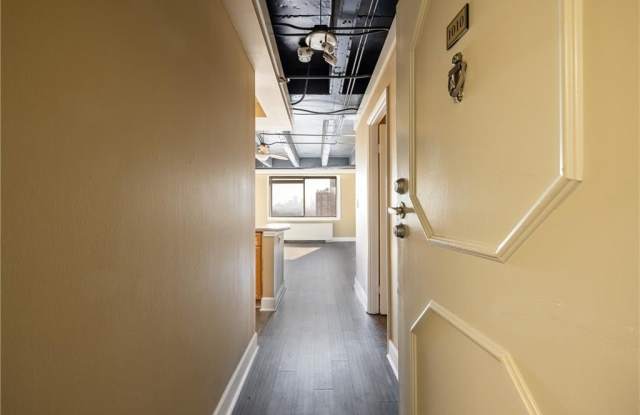 2479 Peachtree Road NE unit: 1010 Gallery 3