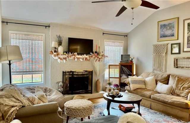 1301 Hardwood Lane Gallery 2