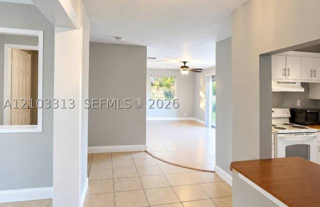 12217 Hillman Dr Gallery 3
