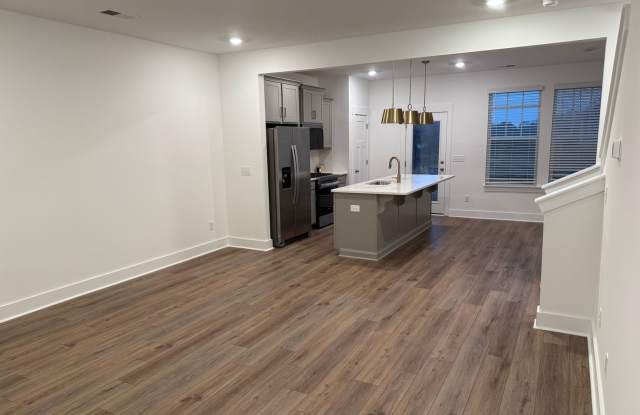 Charming 3BR Townhome in Spartanburg photos photos