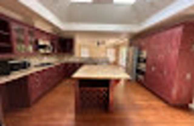 555 Clark Court photos photos