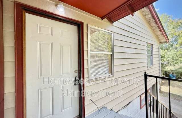 444 1/2 E Babb Dr photos photos