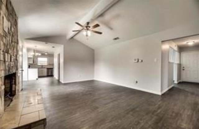 5021 Emerald Lake Drive Gallery 3
