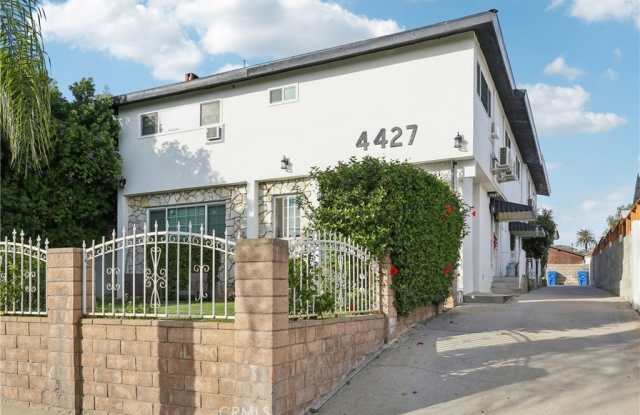 4427 Camero Avenue photos photos