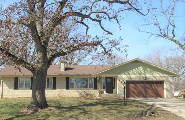 880 Dietz Street - 880 Deitz Street, Marengo, IL 60152