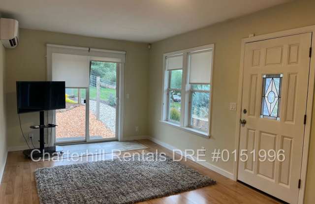Beautiful granny unit in the Bennett Valley area - rent includes PG&E and water Gallery 3