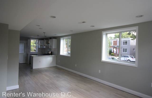5001 13th Pl NE Gallery 4