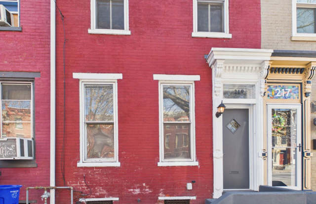 Large 4 Bedroom Single Family on Reily St. photos photos