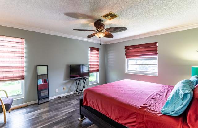 2460 Juniper Drive Gallery 4
