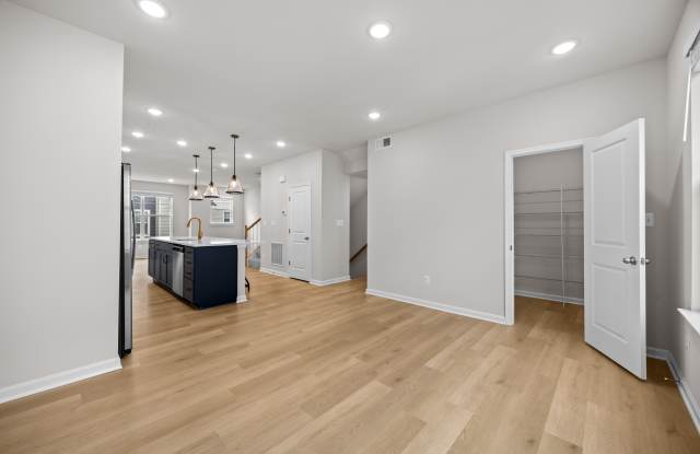 402 Matlock Ln Gallery 2