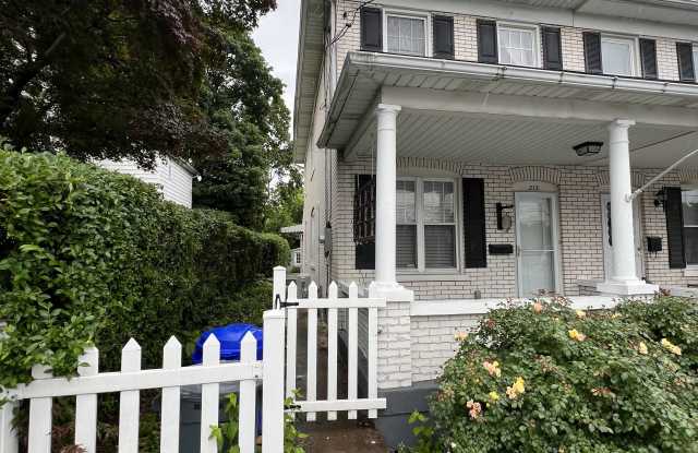 213 6th St photos photos