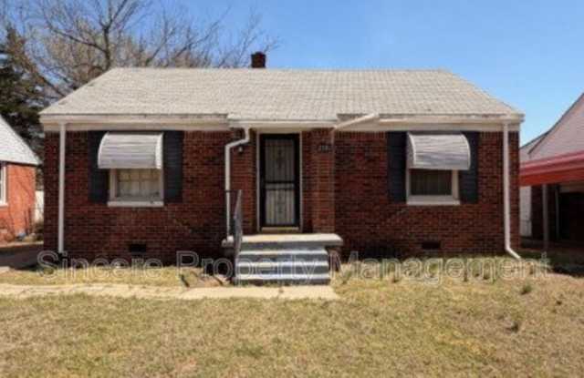 2132 Miramar Boulevard photos photos