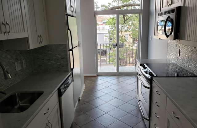 1503 SWANN Street NW unit: B photos photos