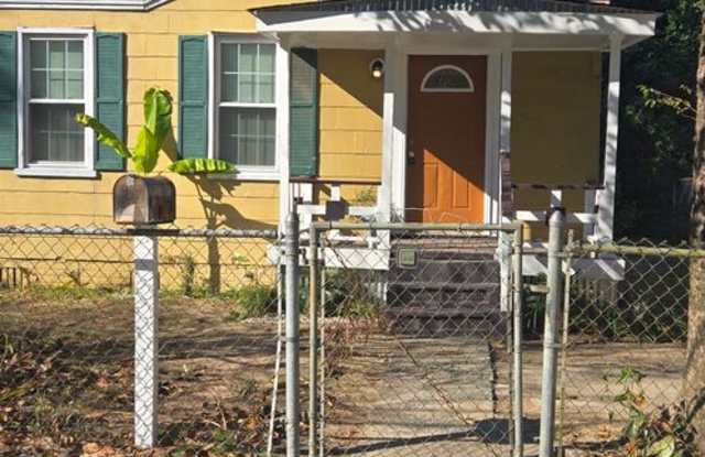 Freshly Renovated 3 bedroom available! - 2718 West Surrey Drive, North Charleston, SC 29405