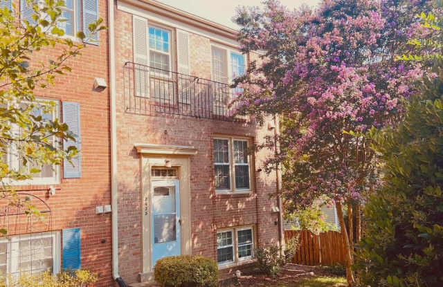 2435 WINDBREAK DRIVE - 2435 Windbreak Drive, Hybla Valley, VA 22306