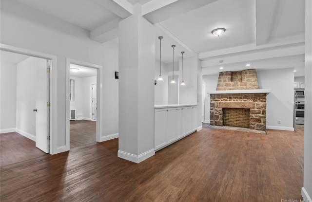 232 Martine Avenue Gallery 3