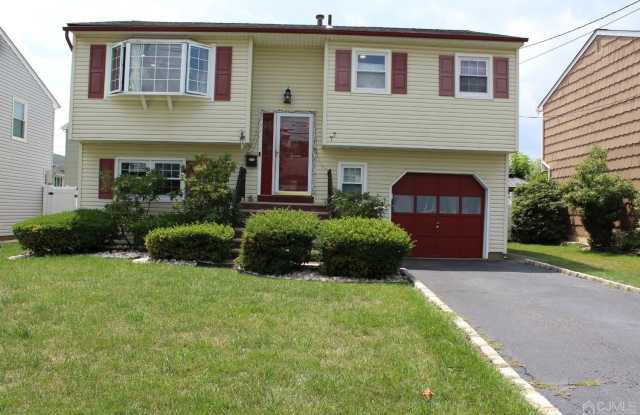 77 Canal Street - 77 Canal Street, Iselin, NJ 08830