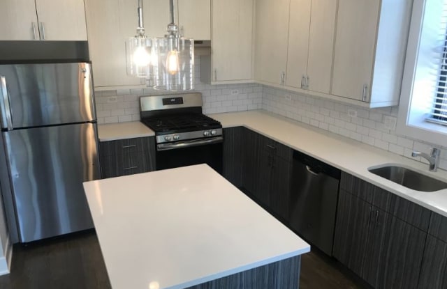 2626 N Rockwell St 1F - 2626 North Rockwell Street, Chicago, IL 60647