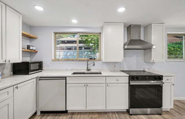 Remodeled 4-Bedroom Home on Corner Lot Gallery 4