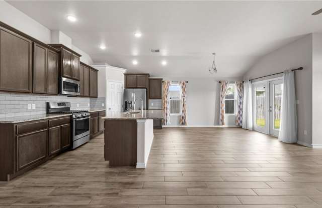 7702 Stampede Drive Gallery 3