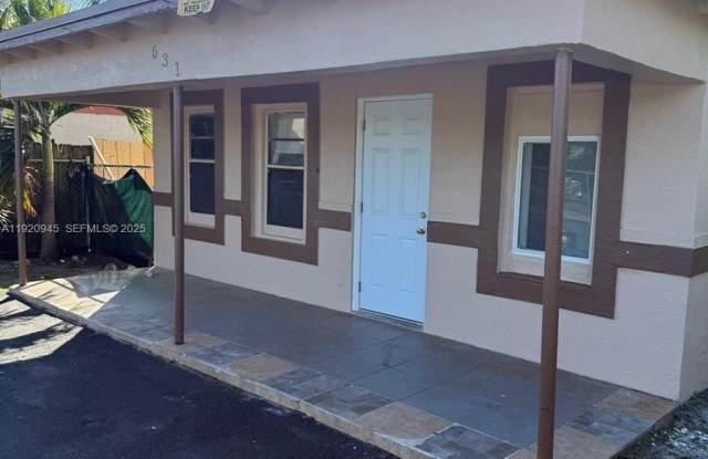 631 NW 17th Ave photos photos