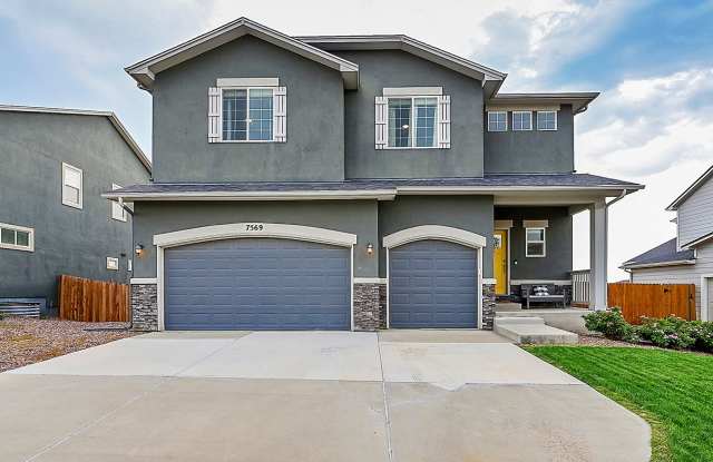 Beautifully finished spacious home w/ all the bells  whistles! - 7569 Bonterra Lane, Security-Widefield, CO 80925