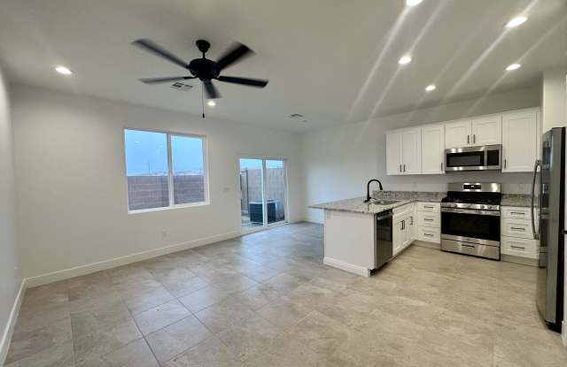 224 N 2470 W photos photos