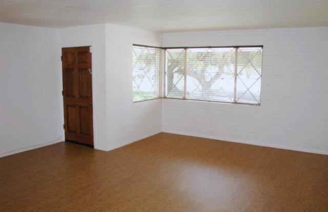 1802 W LAWRENCE Lane Gallery 2
