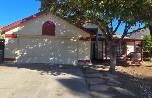 Cute 4 bedroom 2bathroom house in Antelope Gallery 1