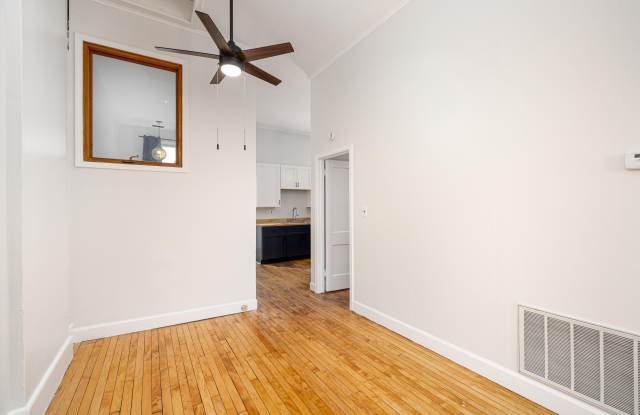 117 Pearl Street unit: 2 photos photos