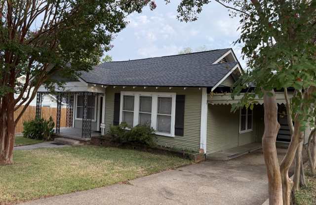 521 East Charnwood Street Gallery 2