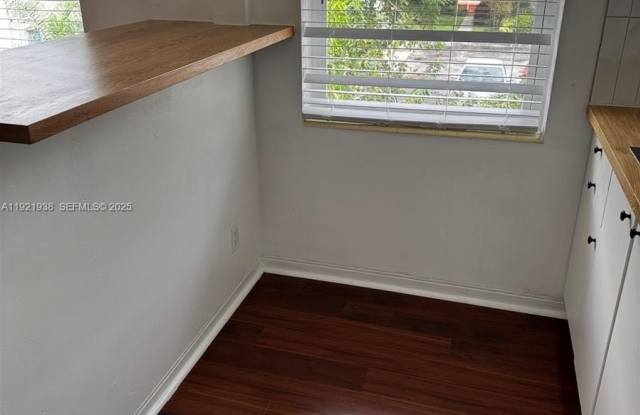 725 NE 91st St photos photos